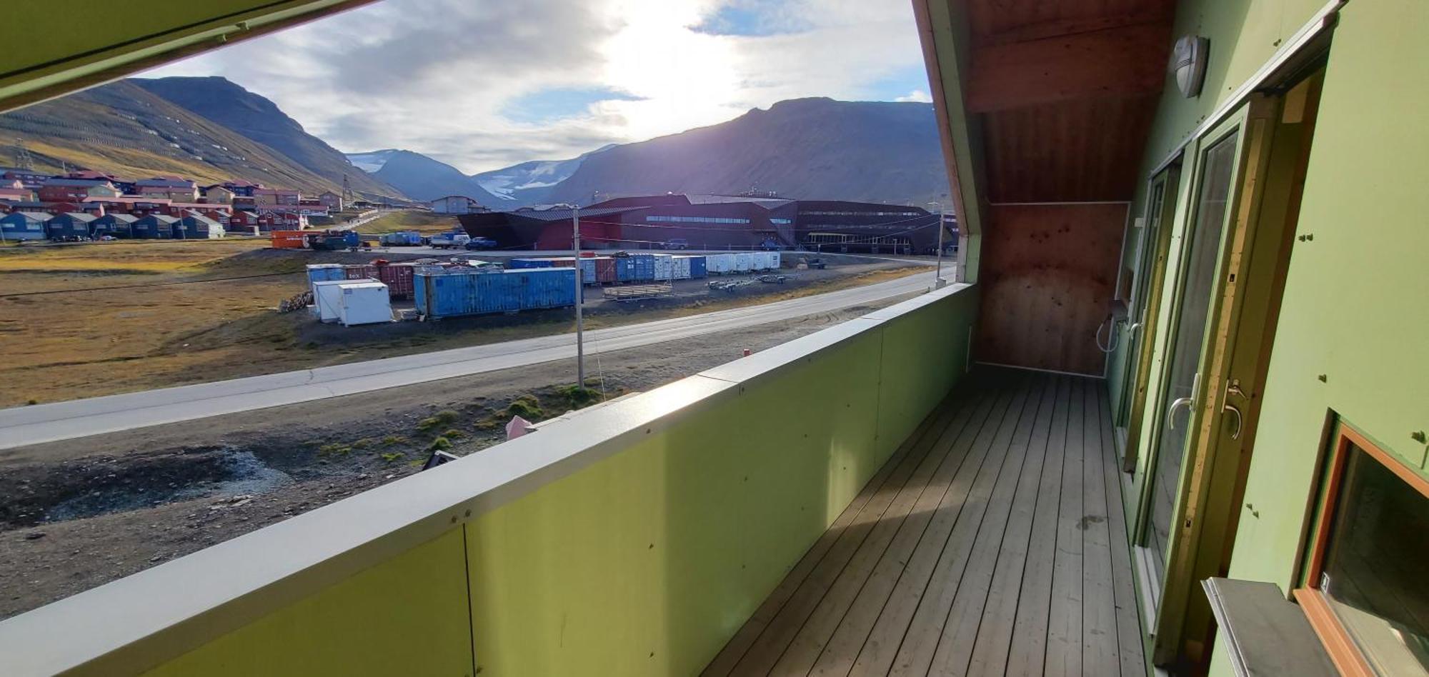 Russkiy Dom Longyearbyen Exteriör bild